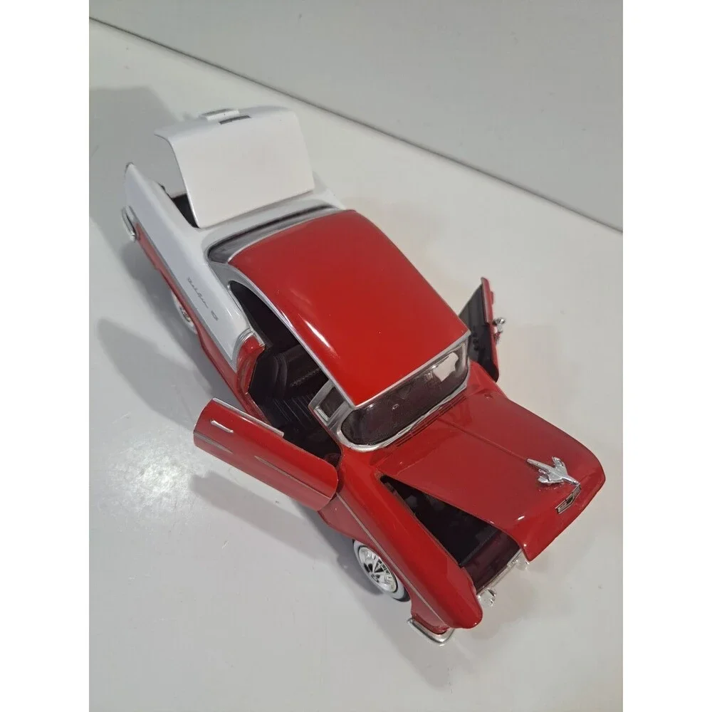 Motor Max 1:24 Die Cast 1955 Chevrolet Bel Air 2dr. Non Post